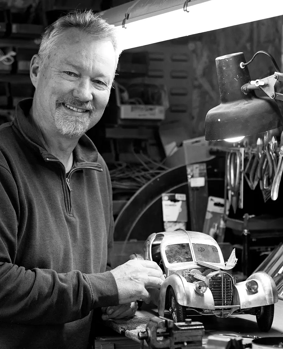 Portrait Laurent Pierson dans son atelier